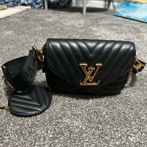 Louis Vuitton new wave pichette black color